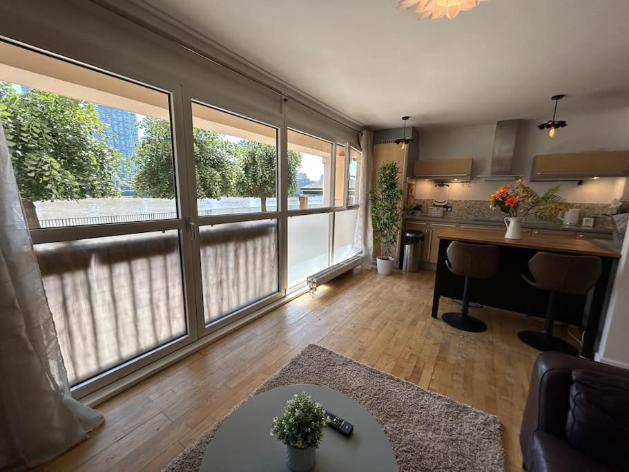 Homely Apartment & Thames View London Exteriör bild