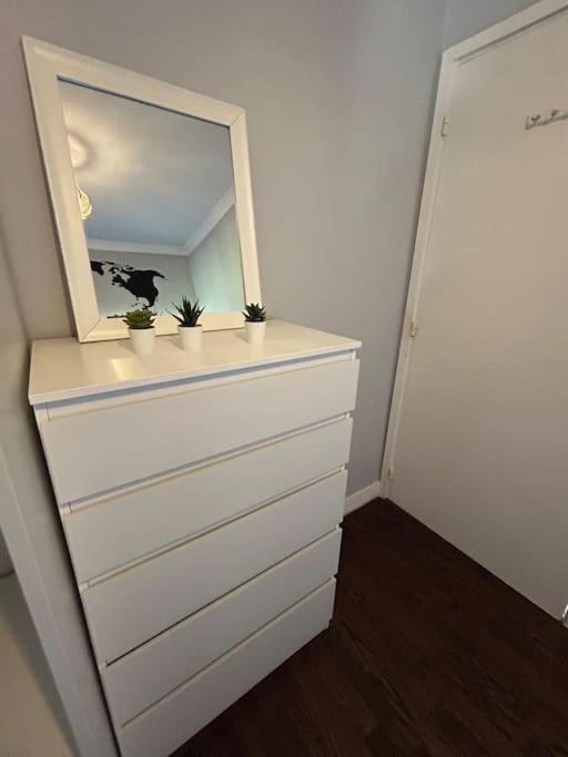 Homely Apartment & Thames View London Exteriör bild